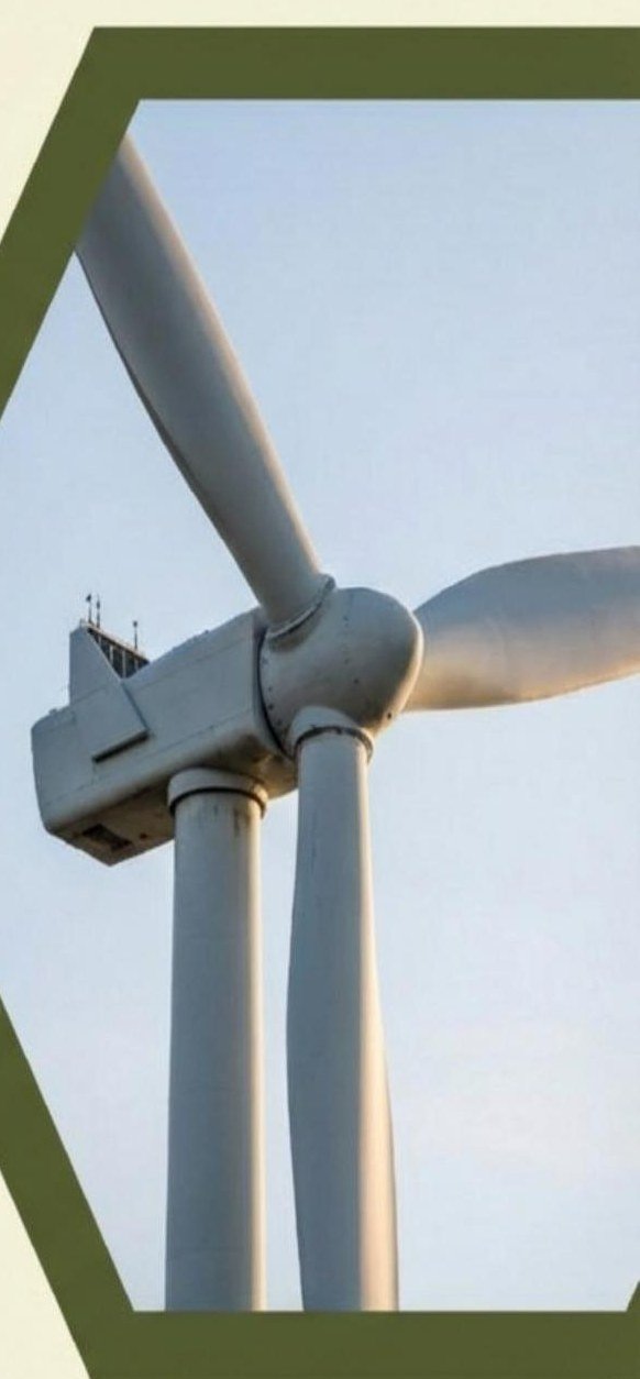 Técnicos de Ecotecnium en góndola de aerogenerador